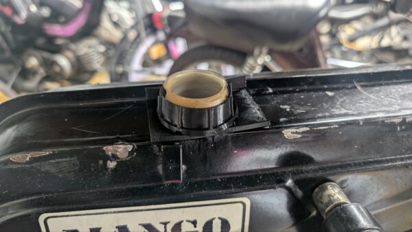 Derbi Variant Gas Tank Retainers
